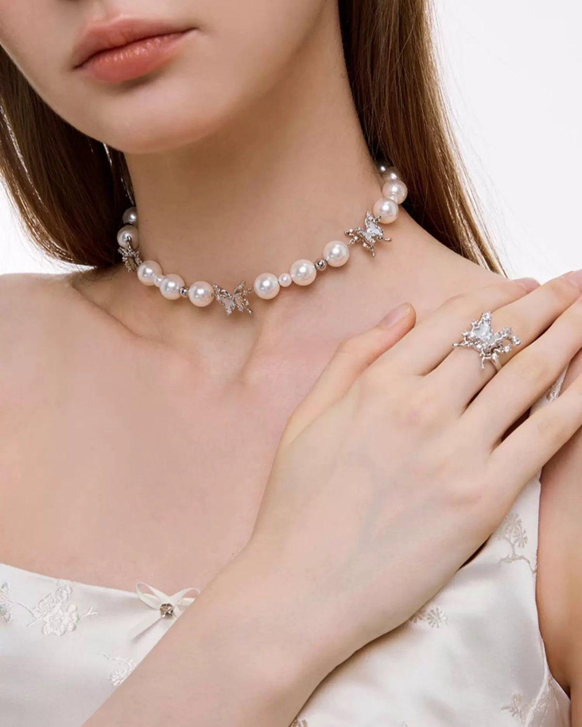 perl butterfly gorgeous  choker HR1012