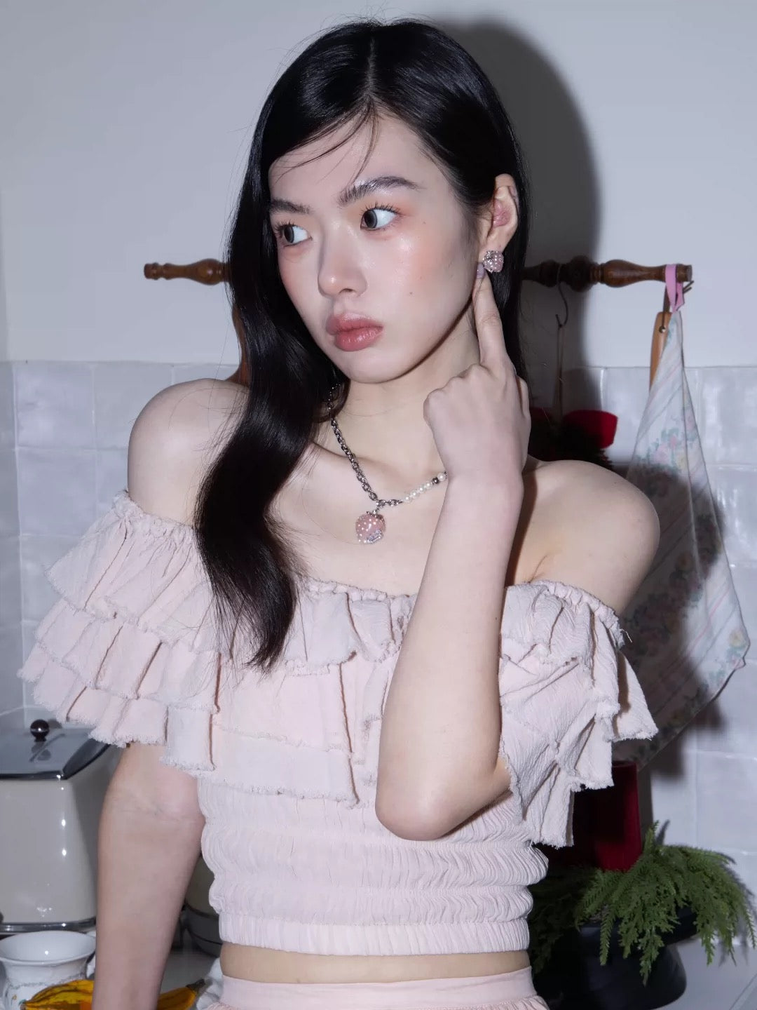 strawberry mood necklace HR1033