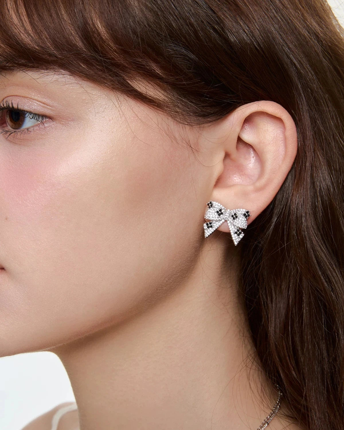 ribbon black core pierce HR1038